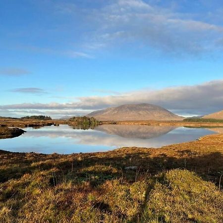 Private Apartment One On Lough Corrib, Oughterard กัลเวย์ ภายนอก รูปภาพ